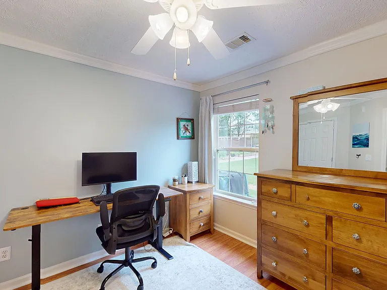 629 Linden Ln — Photo 19