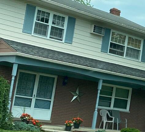 2nd image of 47129 Jefferson Ave #5