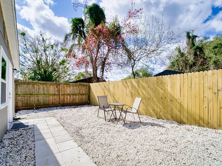 832 Mikael Ave #B — Photo 9