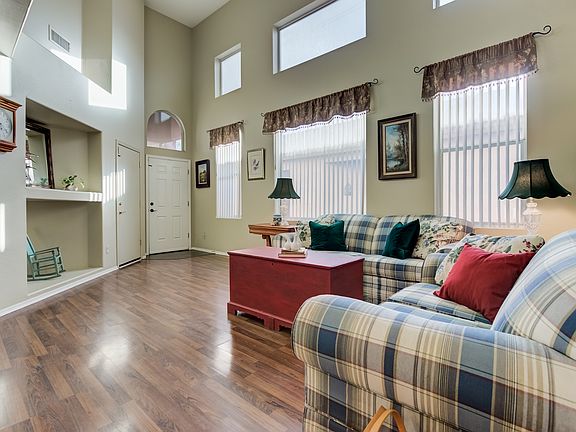 3rd image of 3208 E Kerry Ln