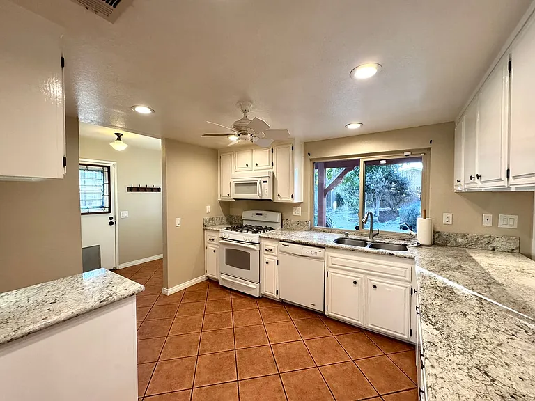 1713 Shenandoah Dr — Photo 14