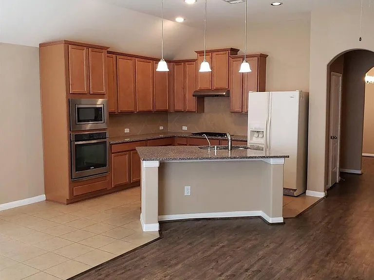 26707 Gladestone Ridge Ct — Photo 7