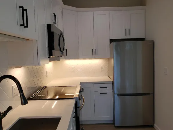 1701 Black Mountain Rd, Hillsborough, CA 94010