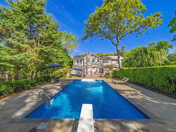 2nd image of 4 Crabapple Court