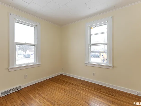 436 Hollis St, Kewanee, IL 61443