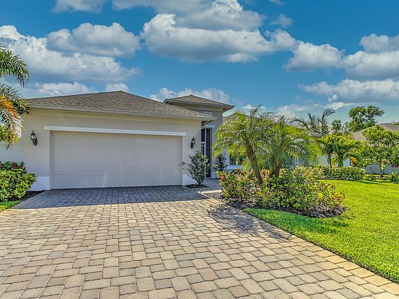 2nd image of 3133 SE East Blackwell Drive