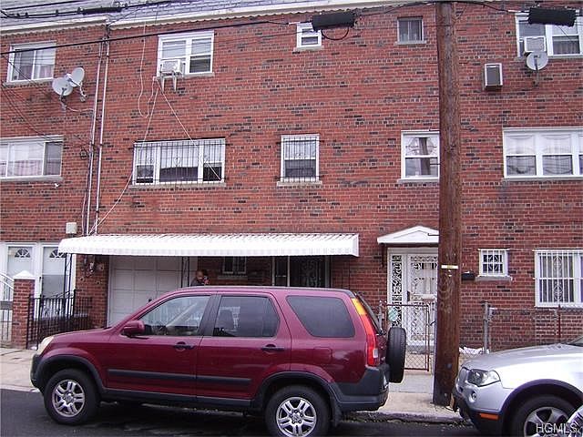 2nd image of 1005 E 226th St