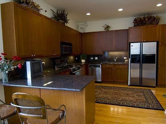 2nd image of 621 W Barry Ave APT 501