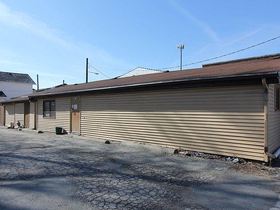 4th image of 401 Weber St
