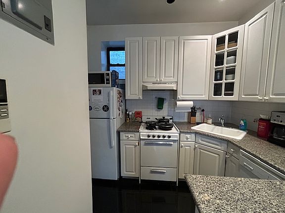 5th image of 1740 1st Ave Unit 5E