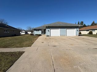 1102 2nd St, Harvard, IL 60033