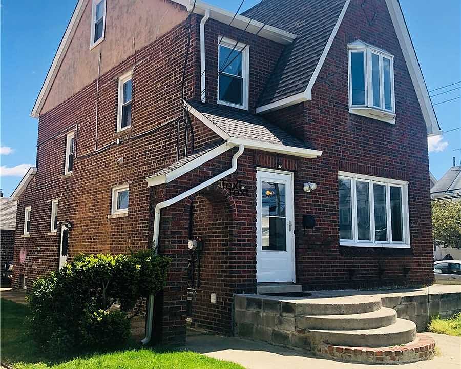1st image of 9523 243rd St
