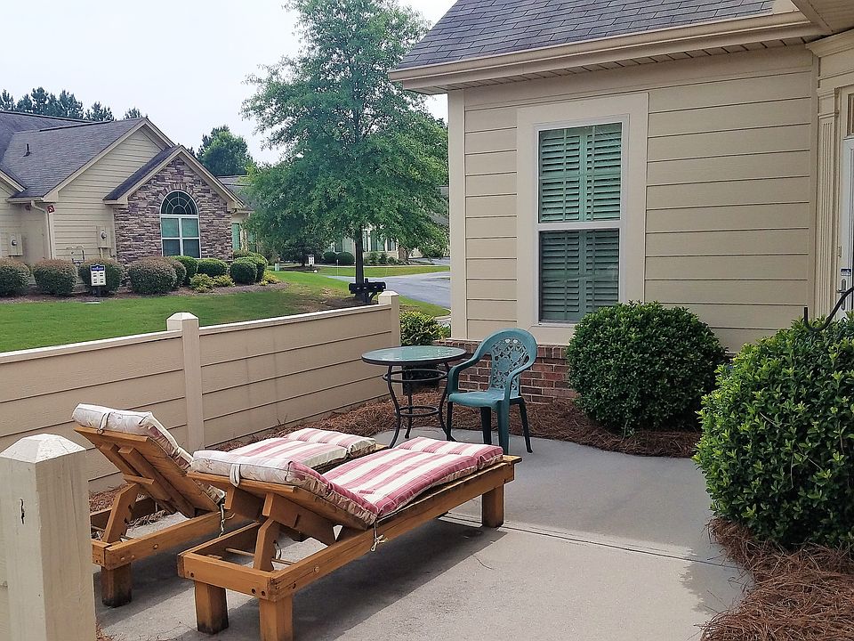 1st image of 500 Silver Summit Dr SE