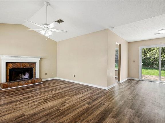 3rd image of 105 Taylor Knoll Way