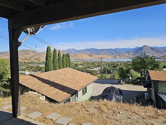 5th image of 814 Sierra Vista Dr