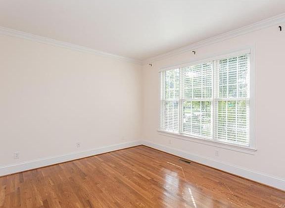 5th image of 12300 Stanwood Ct