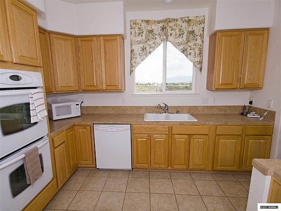 4th image of 255 De Wick Ct