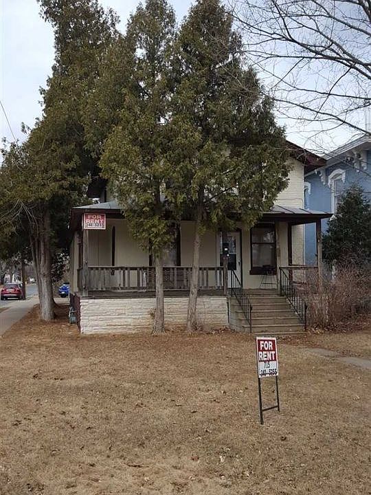 2nd image of 1900 Main St