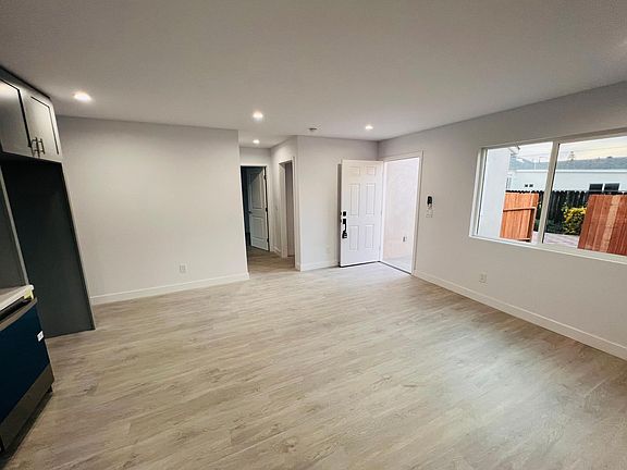 4th image of 257A Brisbane Ave #A