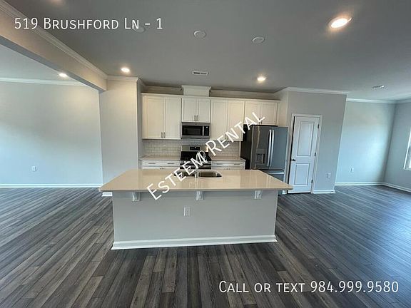 4th image of 519 Brushford Ln #1