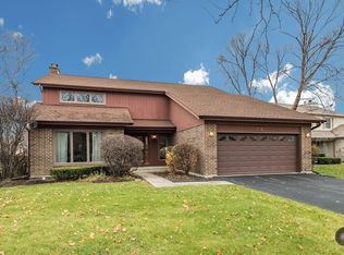 305 Autumn Ln, Mount Prospect, IL 60056