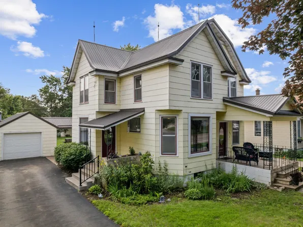 305 S Main St, Cochrane, WI 54622