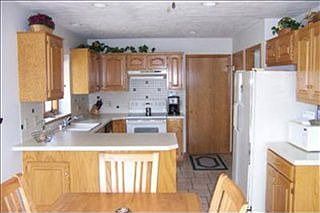 5th image of 949 Wilmont St