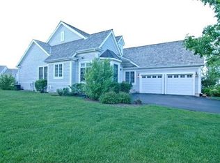 170 S Danbury Ct, Lake Forest, IL 60045