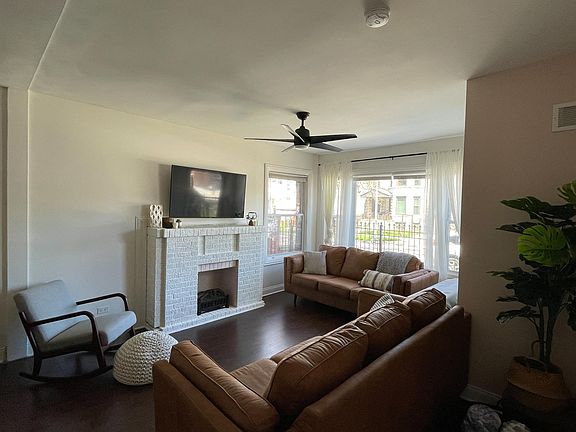 4th image of 3613 W Palmer St #1