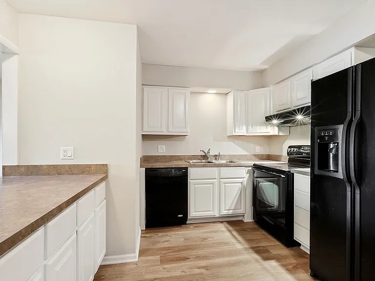 20206 S Frankfort Square Rd #D — Photo 4