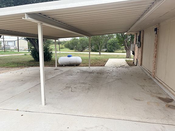 4th image of 315 Partnership Rd