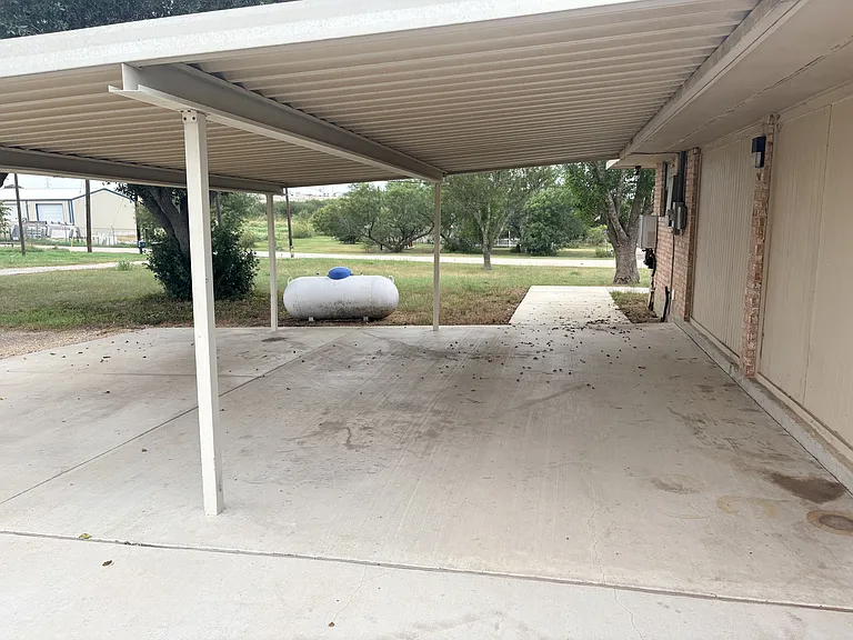 315 Partnership Rd — Photo 4