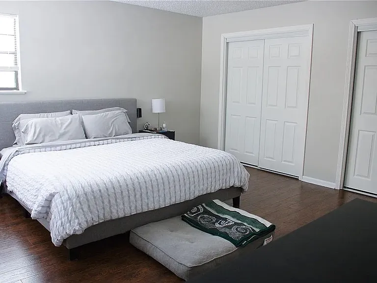 3301 Martin Dr #B — Photo 3