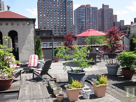 3rd image of 140 E 95th St APT 2D
