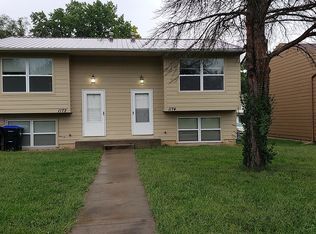 1172 SW Hillsdale St, Topeka, KS 66604