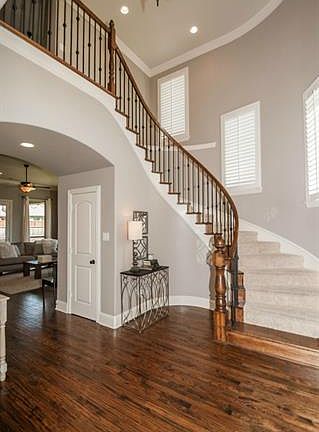 3rd image of 513 Glastonburg Ln