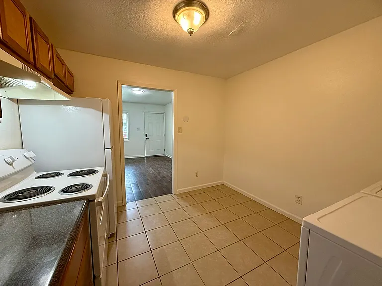 3705 Griffin St — Photo 7