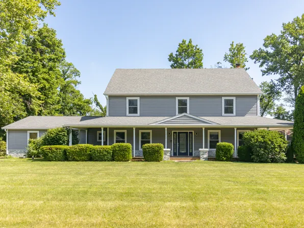 7372 Deerfield Dr, Greenfield, IN 46140