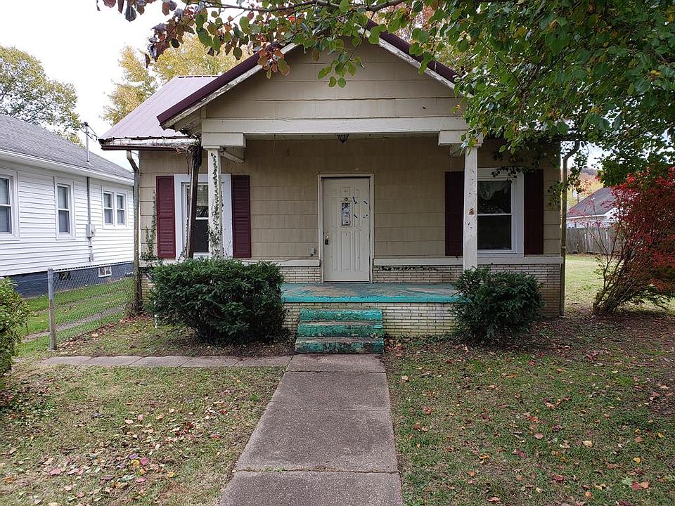 1st image of 563 E 1st Ave