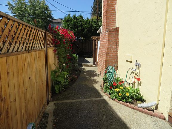 3rd image of 433 Vasquez Ct APT 3