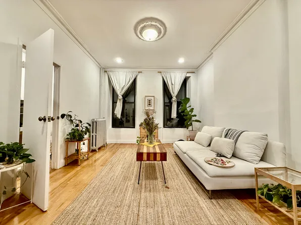 483 7th Avenue image 4 of 7