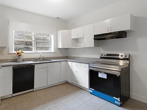 5th image of 5036 Godfrey Rd