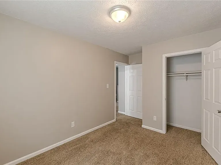402 Bainbridge Dr #402 — Photo 9