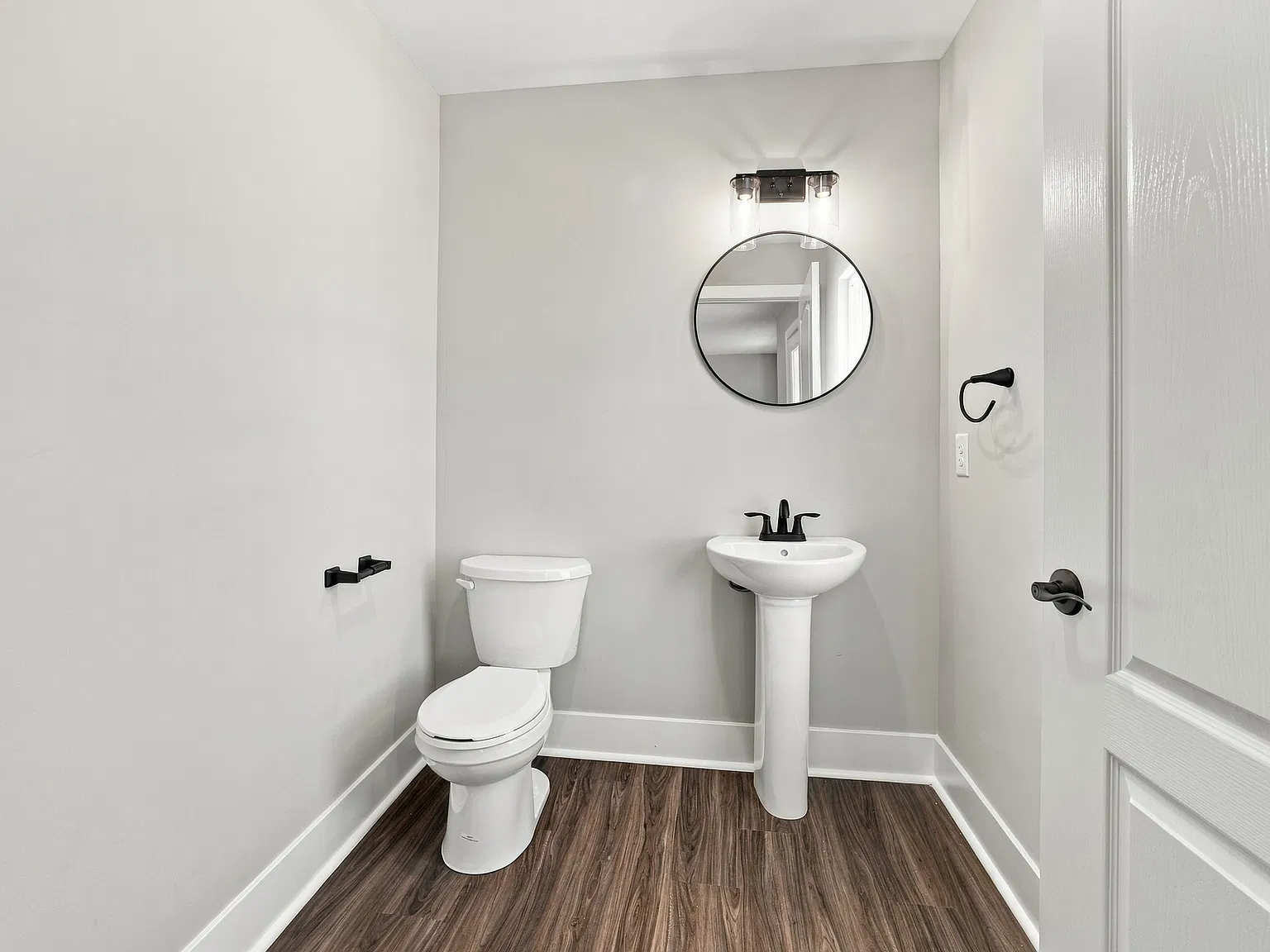 3 bed, 2.5 bath, 1833 sqft, $2,325 — Photo 3