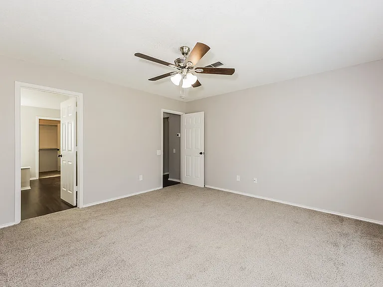 3229 Kathy Ln — Photo 11