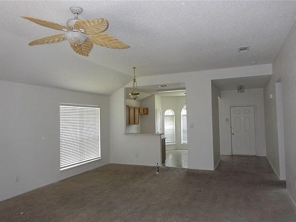 2nd image of 2858 Saint Thomas Ln