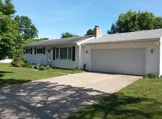 17157 Moorepark Rd, Three Rivers, MI 49093
