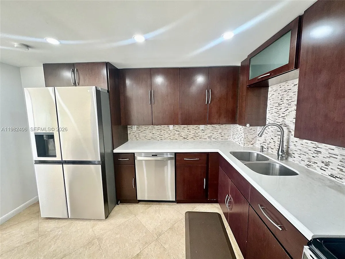 Building Photo - 3180 S Ocean Dr #401
