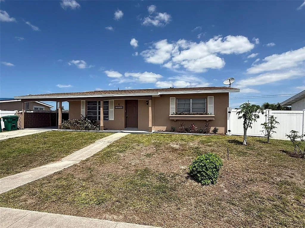 2 bed, 1.0 bath, 836 sqft, $1,400 — Photo 2