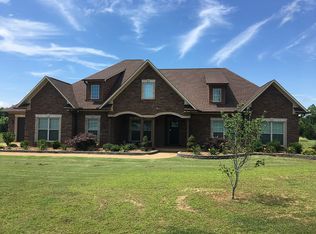 601 Connor Ln, Lexington, TN 38351